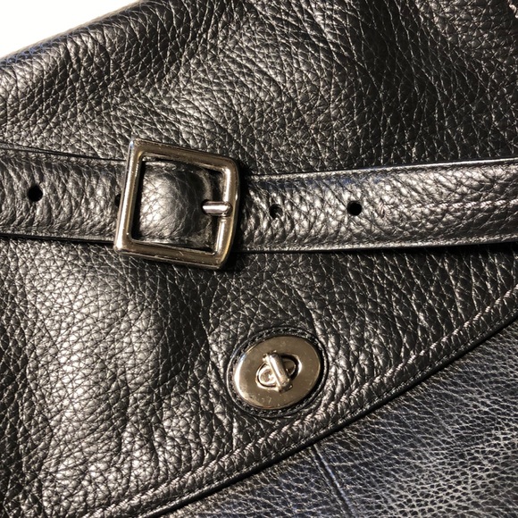 Mint condition Coach shoulder bag - Picture 2 of 8